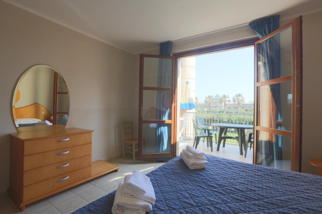Cosmopolitan Golf & Beach Resort Tirrenia Exterior foto