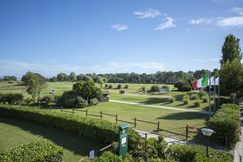 Cosmopolitan Golf & Beach Resort Tirrenia Exterior foto