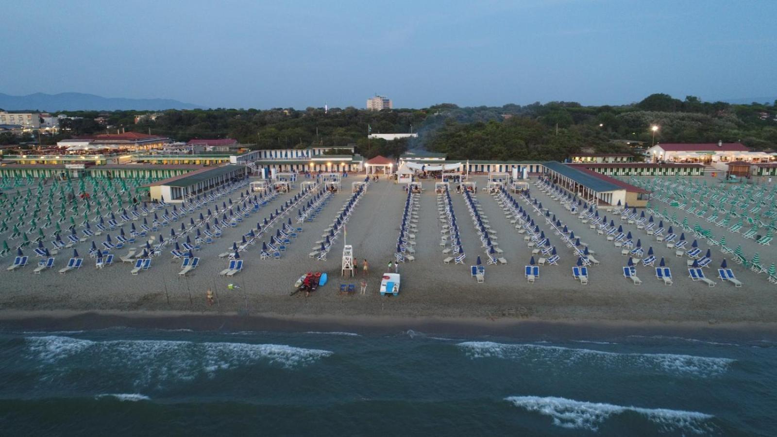 Cosmopolitan Golf & Beach Resort Tirrenia Exterior foto
