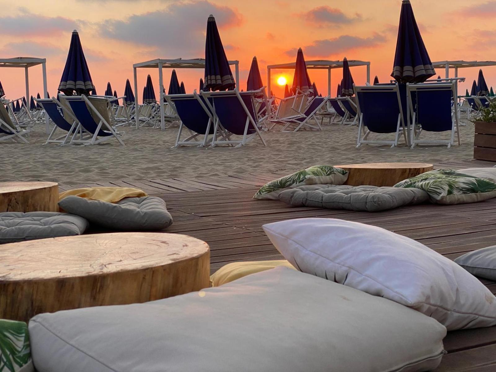 Cosmopolitan Golf & Beach Resort Tirrenia Exterior foto