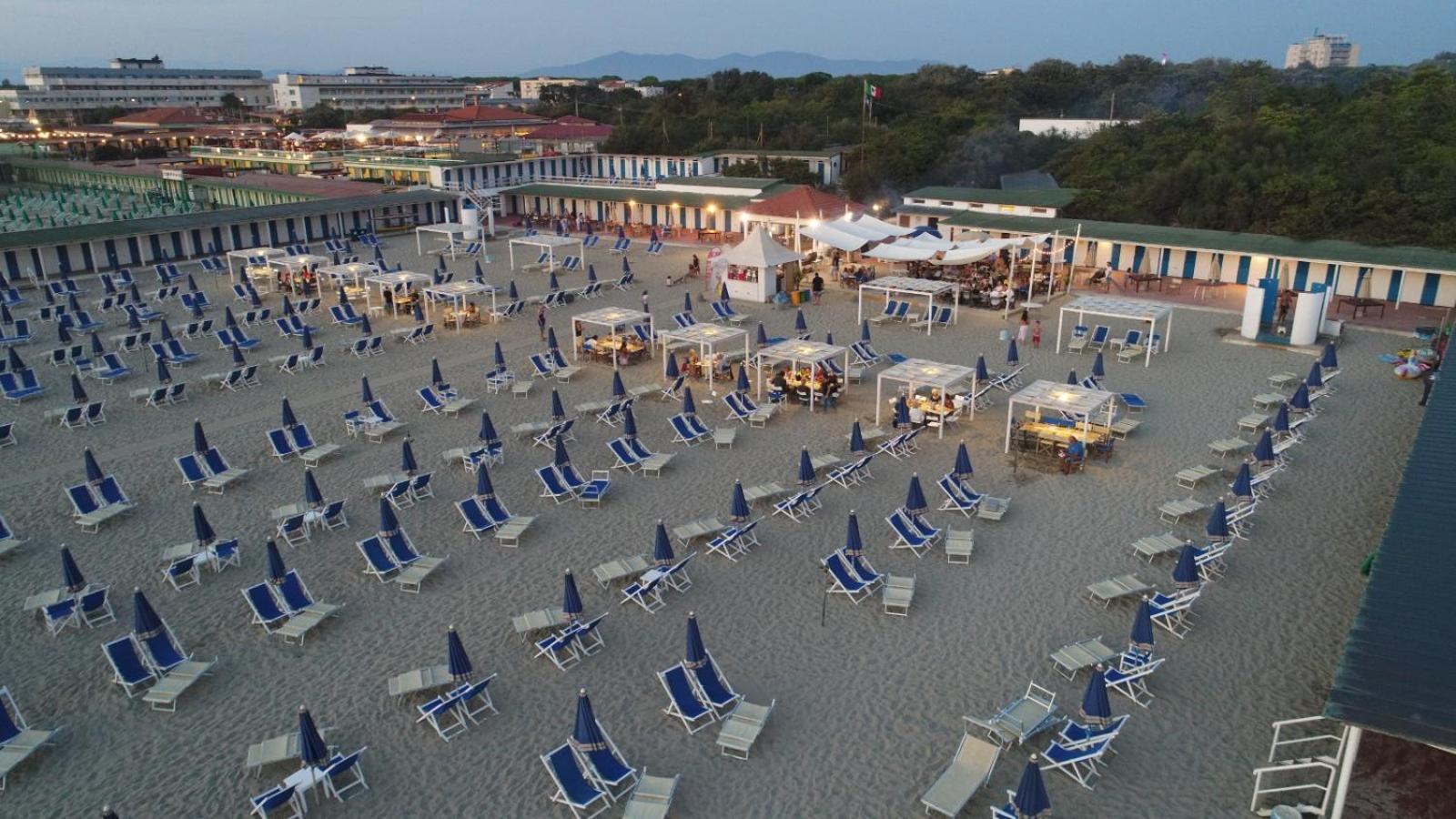 Cosmopolitan Golf & Beach Resort Tirrenia Exterior foto