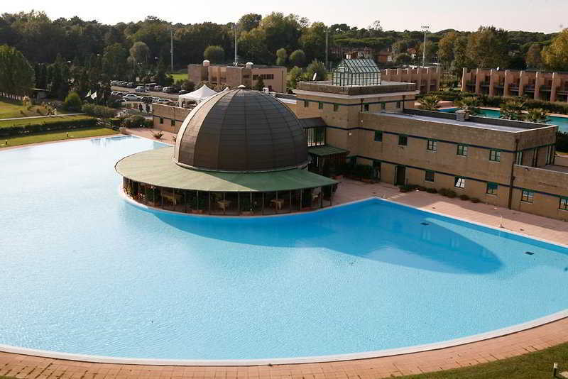 Cosmopolitan Golf & Beach Resort Tirrenia Exterior foto