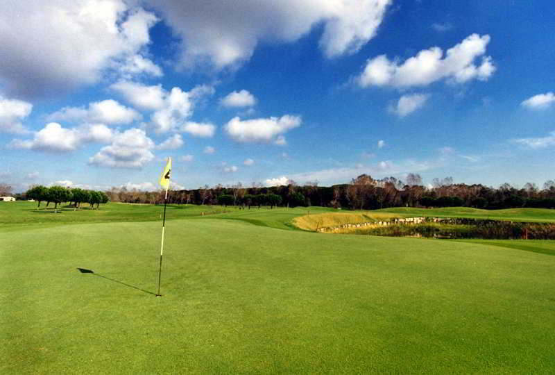 Cosmopolitan Golf & Beach Resort Tirrenia Exterior foto