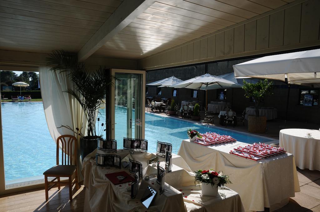 Cosmopolitan Golf & Beach Resort Tirrenia Exterior foto