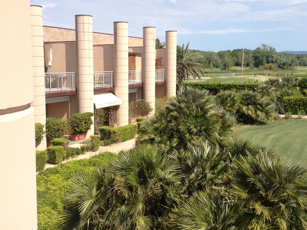 Cosmopolitan Golf & Beach Resort Tirrenia Exterior foto