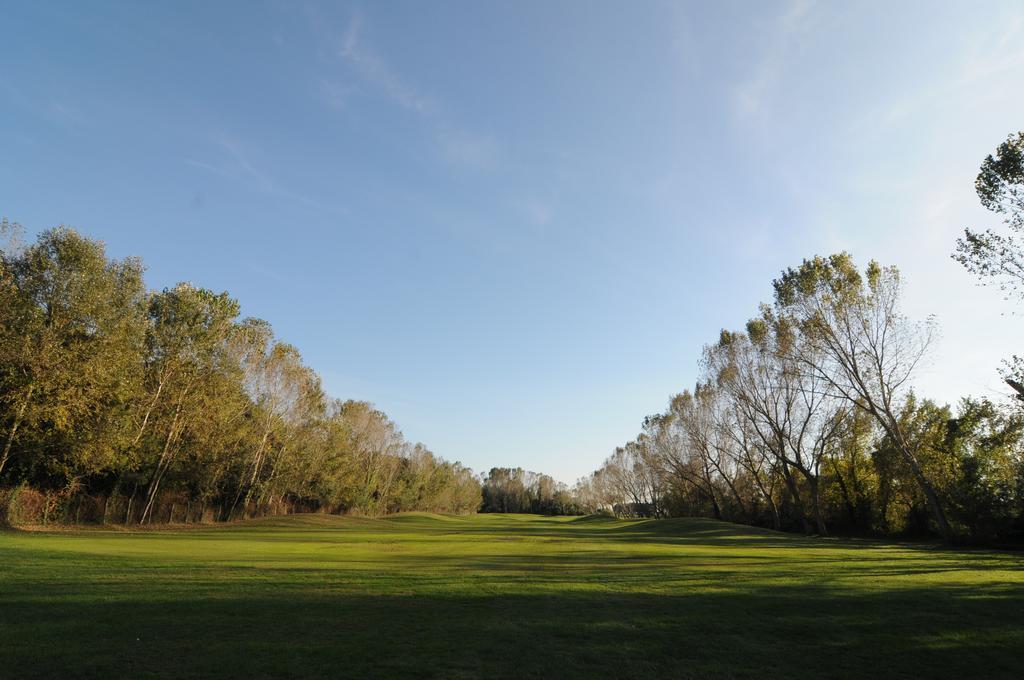 Cosmopolitan Golf & Beach Resort Tirrenia Exterior foto
